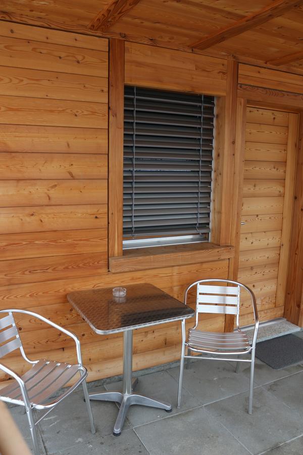 Bed and Breakfast Chalet Tzarbonire Chalais Exterior foto