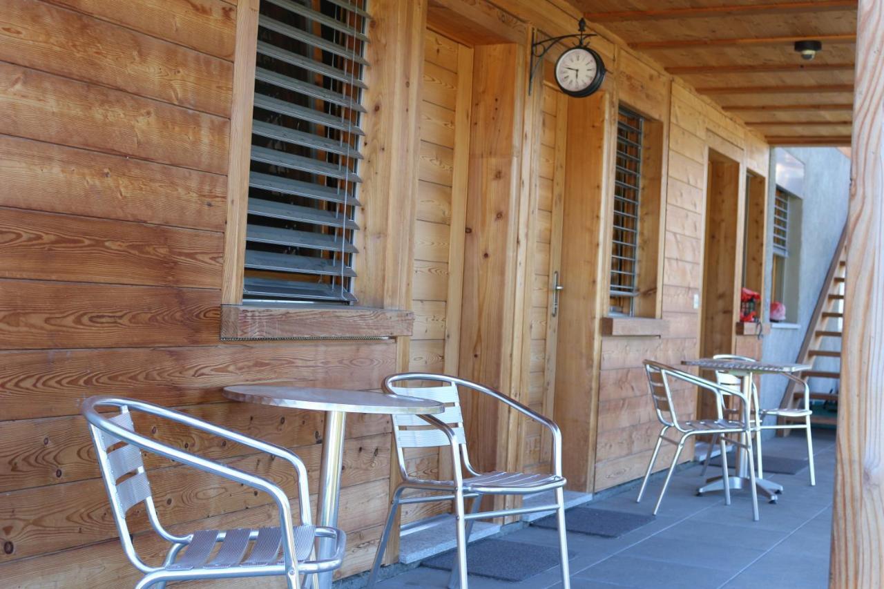 Bed and Breakfast Chalet Tzarbonire Chalais Exterior foto