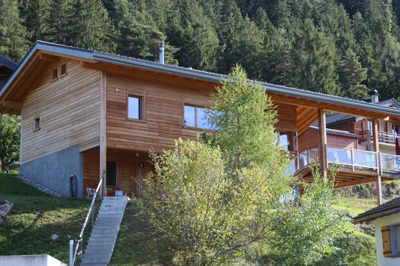 Bed and Breakfast Chalet Tzarbonire Chalais Exterior foto