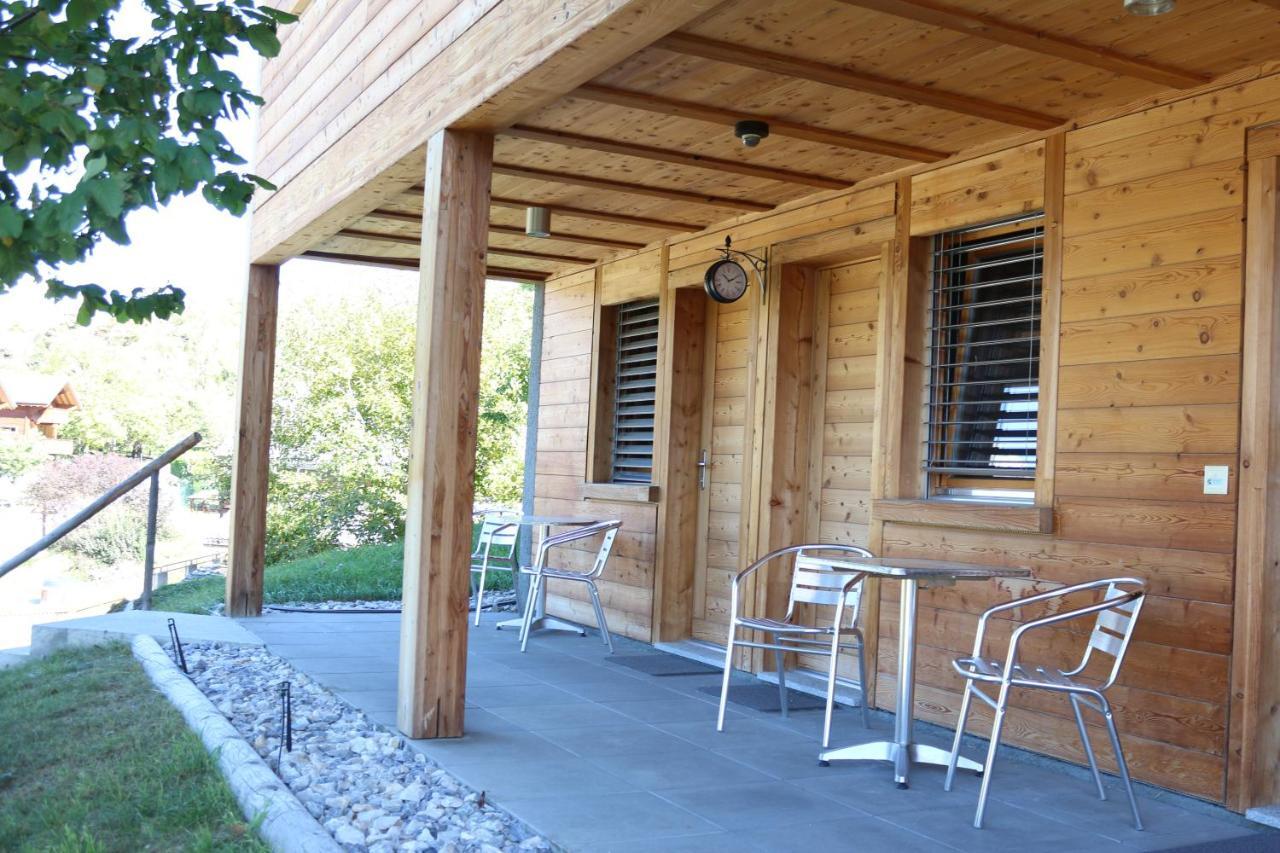 Bed and Breakfast Chalet Tzarbonire Chalais Exterior foto