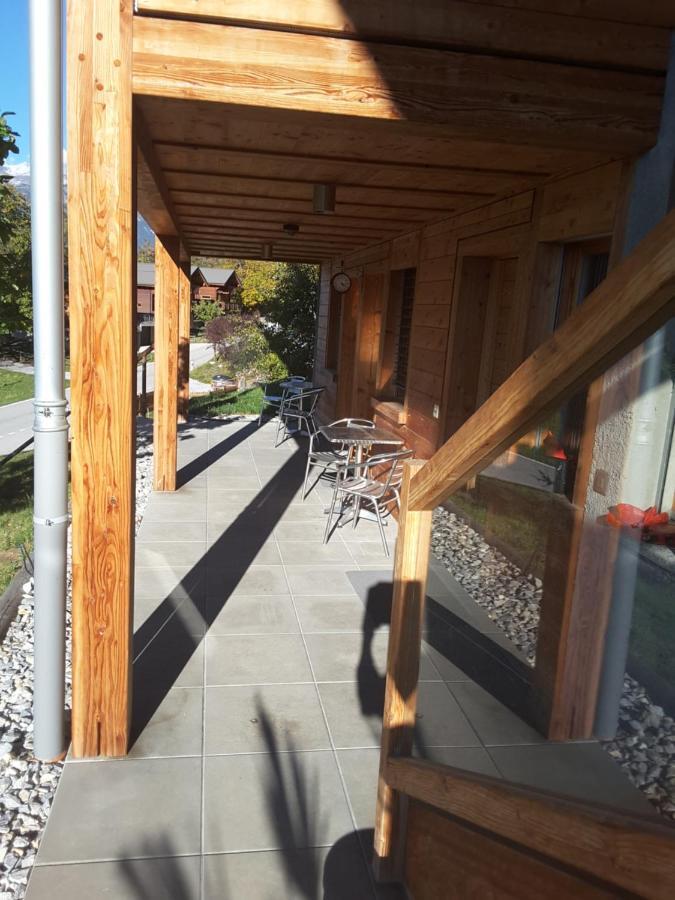Bed and Breakfast Chalet Tzarbonire Chalais Exterior foto